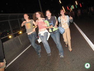 Gambadeuses sur le pont Jacques-Cartier